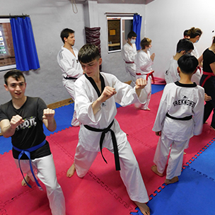 Clase Adultos de Taekwondo